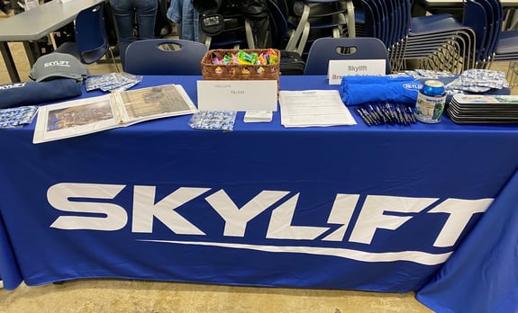 Skylift table